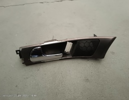 Крючок двери передней левой для Audi A6 C5 (1997—2001)  запчасти бу