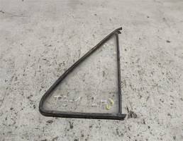 Стекло двери передней левой (форточка) для VOLKSWAGEN Transporter T3 (1979—1992)  запчасти бу