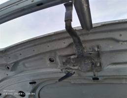 Ограничитель капота для Audi A4 B6 (2000—2006)  запчасти бу