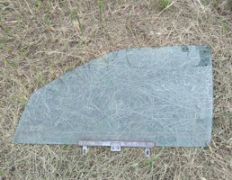 Стекло двери передней левой для VOLKSWAGEN Passat B3 (1988—1993)  запчасти бу