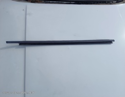 Молдинг стекла двери передней правой для Fiat Tipo 160 (1987—1995)  запчасти бу