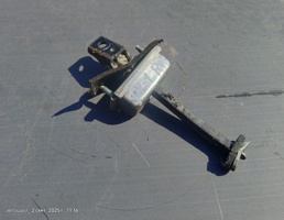 Ограничитель двери передней для Ford Focus II (2005—2008)  запчасти бу