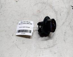 Патрон заднего фонаря для Nissan Maxima A33 (1999—2006)  запчасти бу