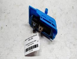 Вакуумный привод замка двери задней левой для Audi A6 C4 (1994—1997)  запчасти бу