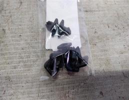 Пистон крепления жабо для BMW 5 серия E34 (1988—1996)  запчасти бу