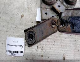 Крепление радиатора для ЗапчастИ  запчасти бу