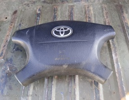 Аэрбег в рулевое колесо для Toyota Avensis T220 рестайлинг (2000—2003)  запчасти бу