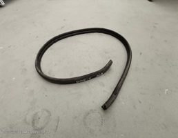 Резинка рамки стекла лобового для Land Rover Defender I рестайлинг (2007—2016)  запчасти бу