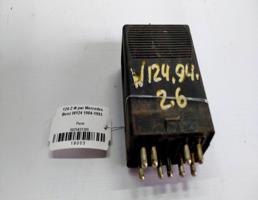 Реле топливного насоса для Mercedes-Benz E-класс W124/S124/C124/A124 (1984—1997)  запчасти бу