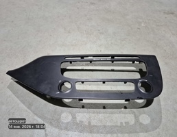 Рамка магнитолы для KIA Ceed JD (2012—2015)  запчасти бу