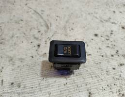 Кнопка блок межосевого дифференциала для Mitsubishi Pajero II (1991—1997)  запчасти бу