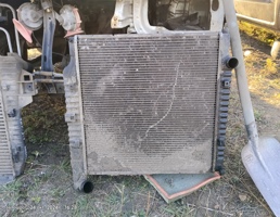 Радиатор основной для Jeep Cherokee III (2001—2004)  запчасти бу