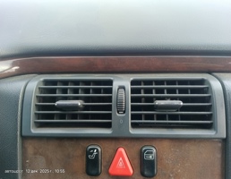 Дефлектор торпедо центральный для Mercedes-Benz E-класс W210/S210 (1995—1999)  запчасти бу