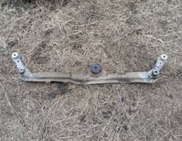 Балка подрадиаторная для VOLKSWAGEN Golf Mk3 (1991—2000)  запчасти бу