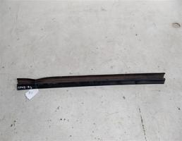 Молдинг стекла двери внутренний задней правой для Mazda Tribute I (2000—2004)  запчасти бу