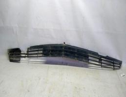 Решетка в бампер центральная для Audi 100 C3 (1982—1988)  запчасти бу