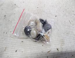 Пистон обшивки для BMW 3 серия E46 (1998—2003)  запчасти бу