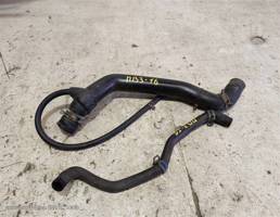 Патрубок радиатора верхний для VOLKSWAGEN Passat B3 (1988—1993)  запчасти бу