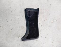 Накладка на стойку нижняя переднюю левую для Audi 90 B2 (1984—1987)  запчасти бу