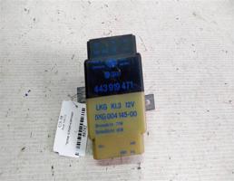 Реле стоп-сигнал для Audi 100 C3 (1982—1988)  запчасти бу