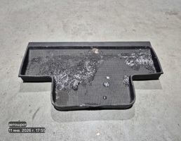 Коврик резиновый бардачка для Land Rover Defender I рестайлинг (2007—2016)  запчасти бу