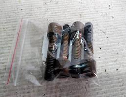 Болт крепления скобы суппорта для Opel Vectra B (1995—2000)  запчасти бу