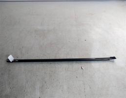 Молдинг стекла двери передней правой для VOLKSWAGEN Passat B3 (1988—1993)  запчасти бу