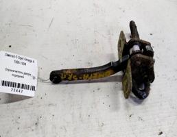 Ограничитель двери передней для Opel Omega A (1984—1994)  запчасти бу