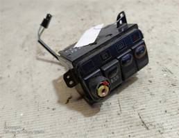 Блок кнопок для Mitsubishi Space Wagon II (1991—1998)  запчасти бу