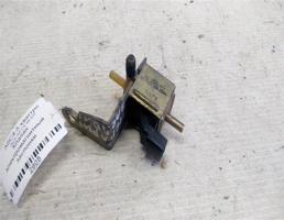 Клапан э/м заслонки для Audi A6 C4 (1994—1997)  запчасти бу