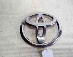 Эмблема решетки для Toyota Camry XV50 (2011—2014)  запчасти бу