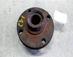 Ступица передняя для Audi 100 C3 рестайлинг (1988—1991)  запчасти бу