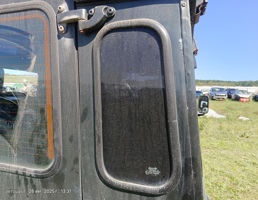 Стекло кузовное глухое правое для Land Rover Defender I (1983—2007)  запчасти бу