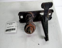 Ограничитель капота для Ford Sierra I (1982—1989)  запчасти бу