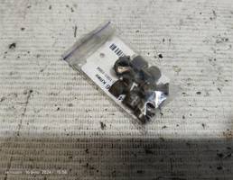 Сухарик клапана для Mitsubishi Pajero II (1991—1997)  запчасти бу