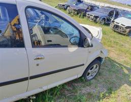 Дверь передняя правая для Peugeot 107 I рестайлинг (2009—2012)  запчасти бу