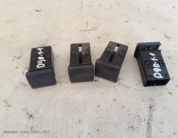 Заглушка кнопки управления для Land Rover Defender I рестайлинг (2007—2016)  запчасти бу