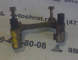 Скоба суппорта заднего для Nissan Maxima A33 (1999—2006)  запчасти бу