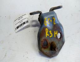 Петля двери задней нижняя правая для Mazda 626 GC (1982—1987)  запчасти бу