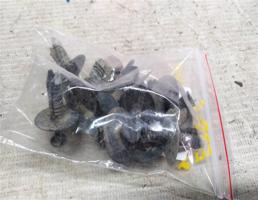 Пистон крепления усилителя бампера заднего для BMW 5 серия E39 (1995—2000)  запчасти бу