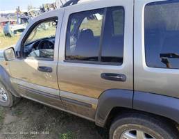 Дверь задняя левая для Jeep Cherokee III (2001—2004)  запчасти бу