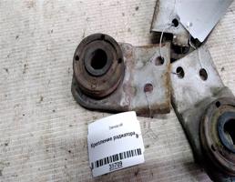 Крепление радиатора для ЗапчастИ  запчасти бу