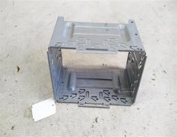 Кронштейн магнитолы для Ford Mondeo II (1994—2001)  запчасти бу