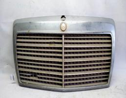Решетка радиатора для Mercedes-Benz E-класс W124/S124/C124/A124 (1984—1997)  запчасти бу