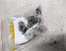 Пистон обшивки для Chevrolet Lanos I (2002—2009)  запчасти бу