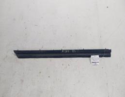 Молдинг двери нижний задней правой для Mercedes-Benz C-класс W202/S202 (1993—1997)  запчасти бу