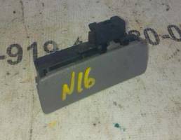 Ручка бардачка для Nissan Almera N16 (2000—2003)  запчасти бу