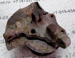 Кулак поворотный передний правый для Opel Omega A (1984—1994)  запчасти бу