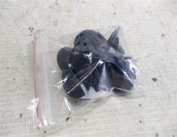 Пистон накладки панели багажника для Audi A6 C4 (1994—1997)  запчасти бу