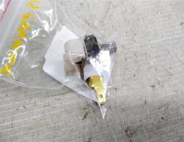 Концевик рычага стояночного тормоза для Nissan Almera G15 (2012—2018)  запчасти бу